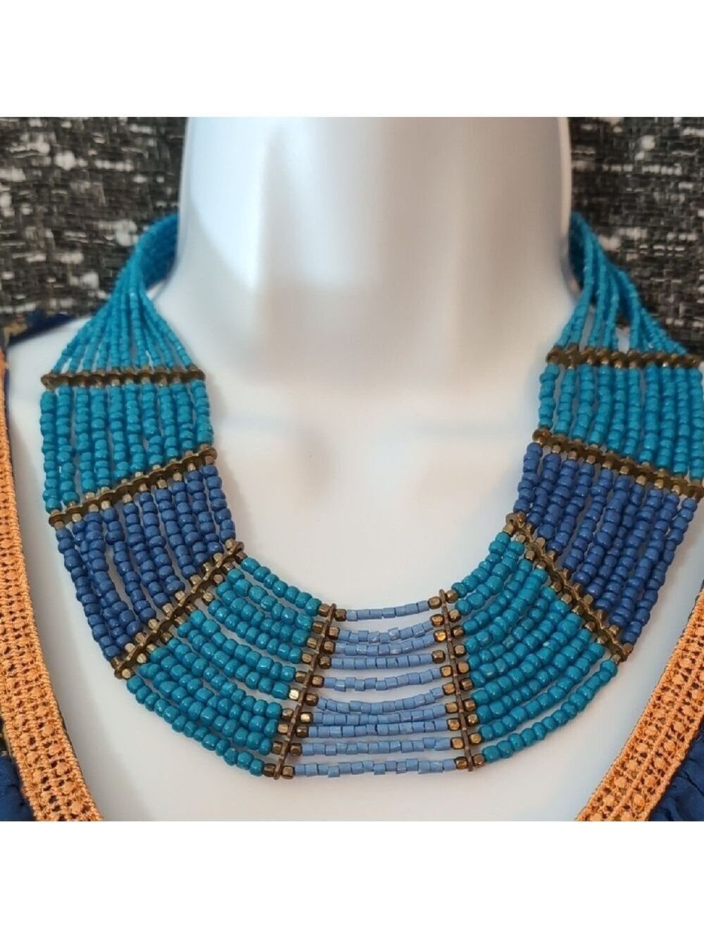 Vibrant Turquoise Beaded Necklace - Picture 3 of 4